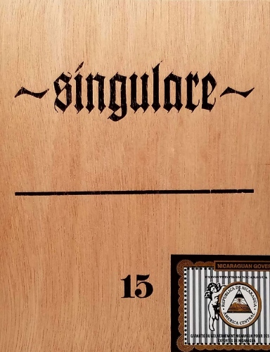 Illusione Singulare Misererre features rare tobaccos often produced in small runs by particular farms. Illusione only selects certain lots and primings for the special Singulare blends!