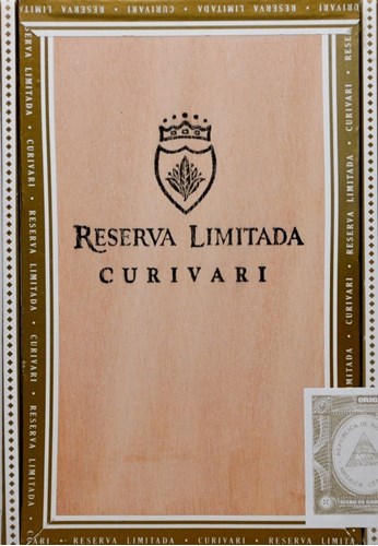 urivari Reserva Limitada 3000 feature a dark Colorado wrapper that produces a full body cigar with spice, pepper, coffee and berries.