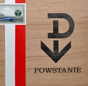 Buy Powstanie Broadleaf Robust Online: the newest release from Powstanie this Broadleaf Robusto features a oily wrapper and tasting notes of chocolate, spice, and coffee.