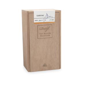 Buy Davidoff Master Selection 2011 online: this amazing cigar delivers flavors of sweet chocolate, oak, dark fruit and chocolate.