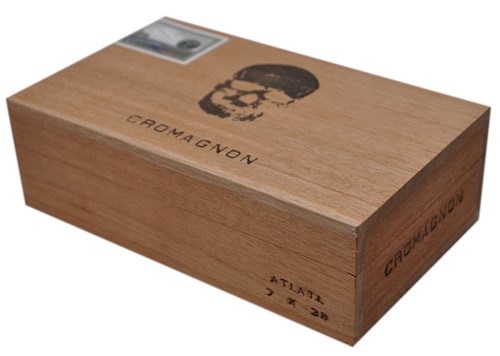 Buy RoMa CroMagnon Craft Atlatl Online: featuring a beautiful US Connecticut Broadleaf Maduro wrapper, a unique Cameroon binder and an amazing marriage of three Nicaraguan varietals in the filler.