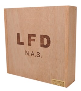 Buy La Flor Dominicana N.A.S Online: This little Dominican puro features Pelo de Oro Ligero as the wrapper binder and filler. The unqiue vitola is called Cheroot and a 5 1/2 x 42.