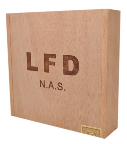 Buy La Flor Dominicana N.A.S Online: This little Dominican puro features Pelo de Oro Ligero as the wrapper binder and filler. The unqiue vitola is called Cheroot and a 5 1/2 x 42.