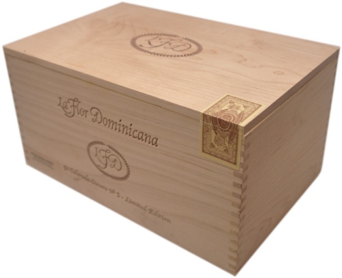 LFD Colorado Oscuro No.5 Online: a special release which uses a Ecuadoran Ligero Sumatra wrapper which produces a bold cigar with notes of citrus, pepper and leather.