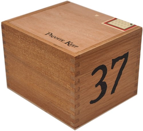 Buy Viaje Private Keep Online: taking some of the most prized creations that were brought to market in very small quantities, the private keeps series allows us to finally experience these amazing cigars.
