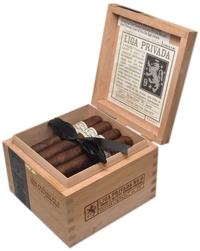 Buy Liga Privada No. 9 Petit Corona Online