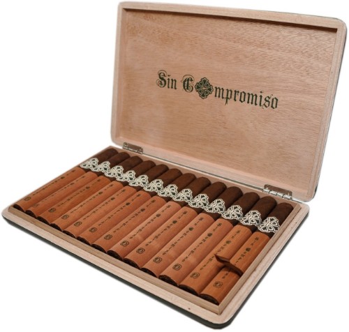 Buy Dunbarton Sin Compromiso Seleccion No.7 Online: the long awaited Sin Compromiso is the result of years of work by non other then Steve Saka. Sin Compromiso meaning "no compromise" fulfills it's name as one of the most talked about cigars at IPCPR 2018!