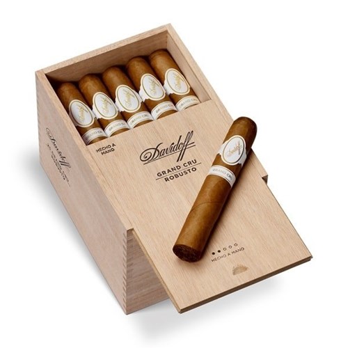 Buy Davidoff Gran Cru Robusto Online: Davidoff Gran Cru is handcrafted by experts to please a sophisticated palate.