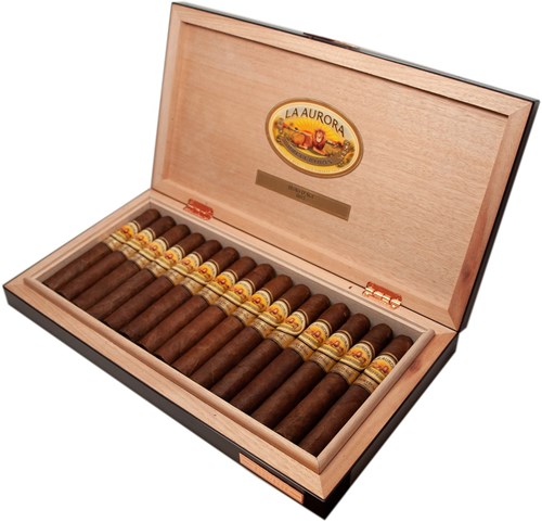 Buy La Aurora Hors D'Age Online: The La Aurora Hors D'Age uses tobacco only from 2006 and has been crafted to La Aurora's highest standards.
