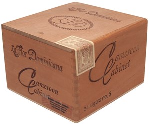 View the La Flor Dominicana Cameroon Cabinet No. 5, an old classic from Litto Gomez and LFD!