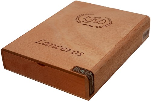 Buy La Flor Dominicana Double Ligero Lancero Online: This 7.5 x 38 cigar is packed with ligero leaf, and will surely pack a punch.