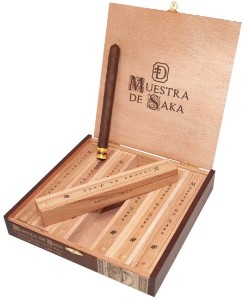 Buy Dunbarton Muestra de Saka NLMTHA Lancero online: Steve Saka from Dunbarton Tobacco & Trust does it again with the Muestra de Saka series. Personally challenging himself to produce this limited edition lancero.