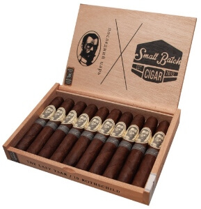 Buy The Last Tsar Rothschild by Caldwell Cigars Online: this Small Batch Exclusive is a 4 3/4 x 48 powerhouse that features a Arapiraca Maduro wrapper over Dominican binder and fillers!