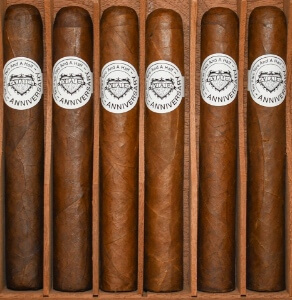 Buy Viaje Anniversary Sampler Online: this Viaje sampler features two of each special Anniversary cigars made by Viaje Cigars!