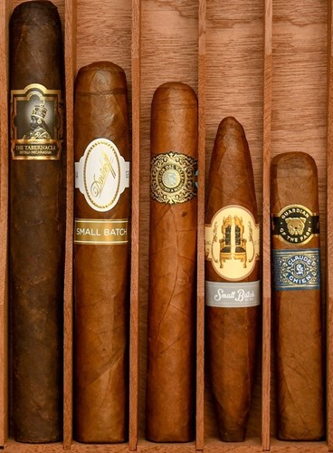 Season's Memories Sampler: Cigars that remind us of Christmas, Thanksgiving, and New Years.