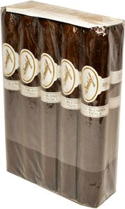 BuyDavidoff Master Blend Selection 4 online: This fifteen blend selection is in inspired by Davidoff's master blender Eladio Diaz's travels throughout Southern America. Each presenting itself with a unique stimulating blend.