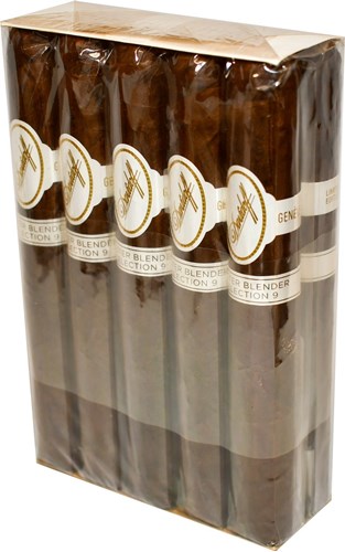 Buy Davidoff Master Blend Selection 9 online: This fifteen blend selection is in inspired by Davidoff's master blender Eladio Diaz's travels throughout Southern America. Each presenting itself with a unique stimulating blend.