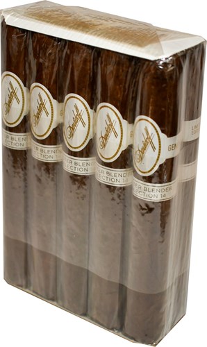 Buy Davidoff Master Blend Selection 14 online: This fifteen blend selection is in inspired by Davidoff's master blender Eladio Diaz's travels throughout Southern America. Each presenting itself with a unique stimulating blend.