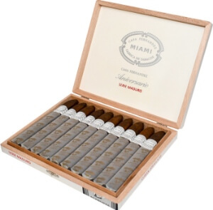 Buy Casa Fernandez Aniversario Cuban 109 Online: this limited edition Miami made Casa Fernandez features a Corojo maduro wrapper over both Nicaraguan binder and fillers.