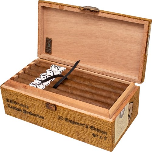 Buy Adventura The Conqueror  Emperor’s Edition Lancero Online