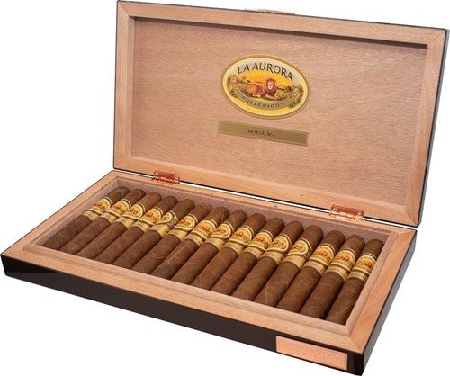 Buy La Aurora Hors D'Age 2020 Online: The La Aurora Hors D'Age uses tobacco only from 2008 and has been crafted to La Aurora's highest standards.