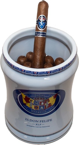 Buy Felipe Gregorio 30th Anniversary Don Felipe XLP: "highlighted by a 22-year-old Honduran “habano 98 Copan Ruinas' filler, which is from 1998.