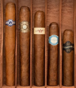 Buy Warped Brand Sampler 2021 Online: This sampler features five of the most popular Warped cigars available today.	