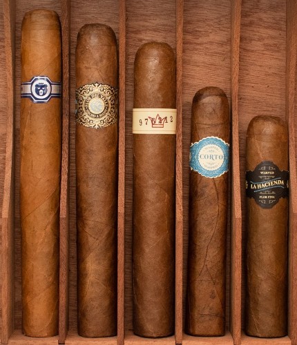 Buy Warped Brand Sampler 2021 Online: This sampler features five of the most popular Warped cigars available today.	