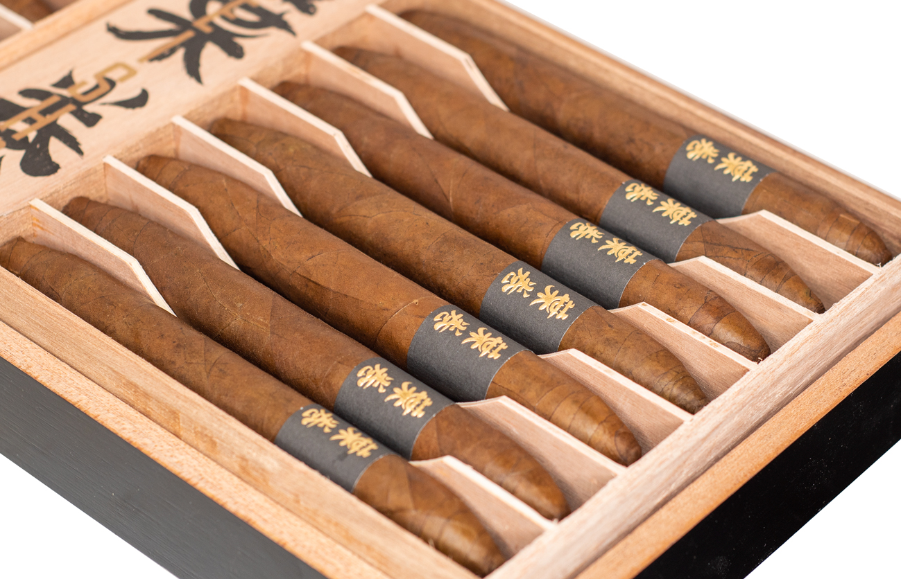 Buy Viaje The Geisha Corojo99 Online at Small Batch Cigar