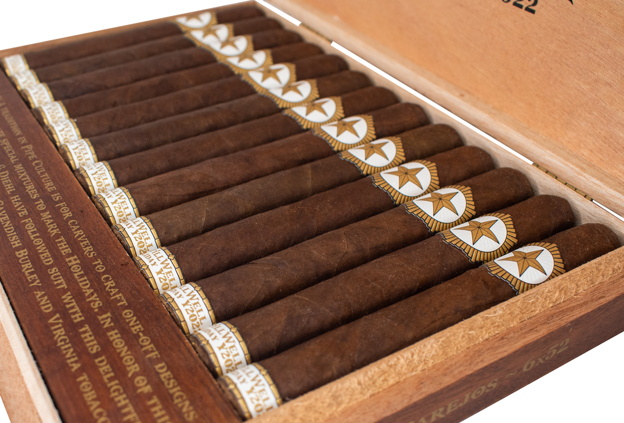 Buy Dunbarton Tobacco and Trust StillWell Star LE Holiday Y2022 Online