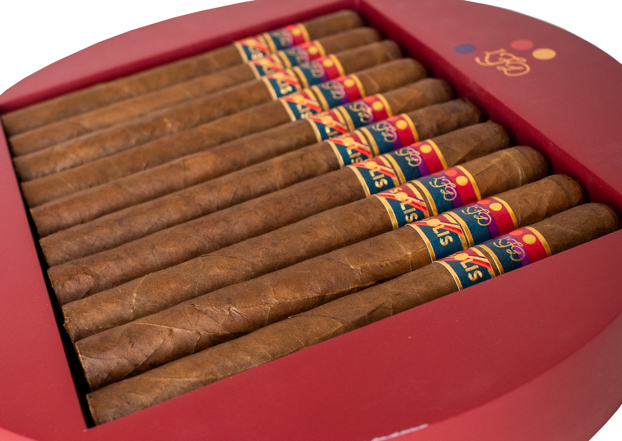 Buy La Flor Dominicana Solis Online at Small Batch Cigar Best Online