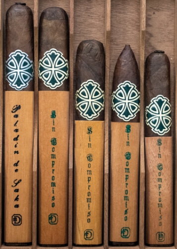 Buy Dunbarton Sin Compromiso Seleccion Sampler Online: the long awaited Sin Compromiso is the result of years of work by non other then Steve Saka. Sin Compromiso meaning "no compromise" fulfills it's name as one of the most talked about cigars at IPCPR 2018!