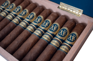 Buy Ferio Tego Summa Robusto Online at Small Batch Cigar