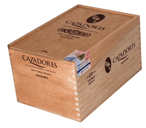 Buy Cazadores Maduro Toro by La Aurora Online: