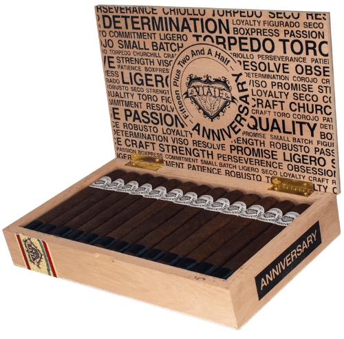 Buy Viaje Fifteen Plus Two and a Half Anniversary Black Online at Small Batch Cigar