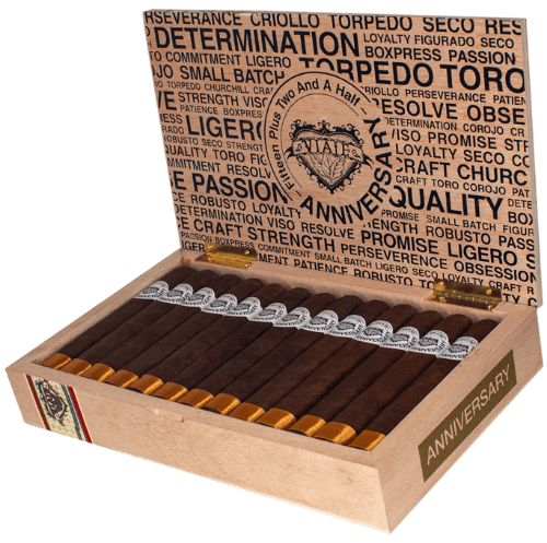 Buy Viaje Fifteen Plus Two and a Half Anniversary Gold Online at Small Batch Cigar