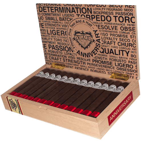 Buy Viaje Fifteen Plus Two and a Half Anniversary Red Online at Small Batch Cigar