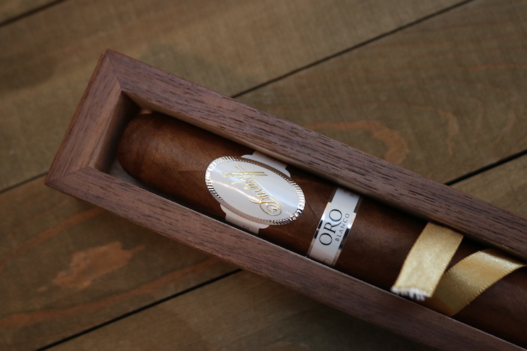 Davidoff Oro Blanco Review: Cigar in Coffin