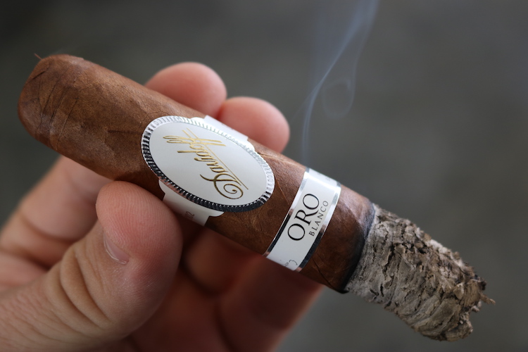 Davidoff Oro Blanco Review: Second Third